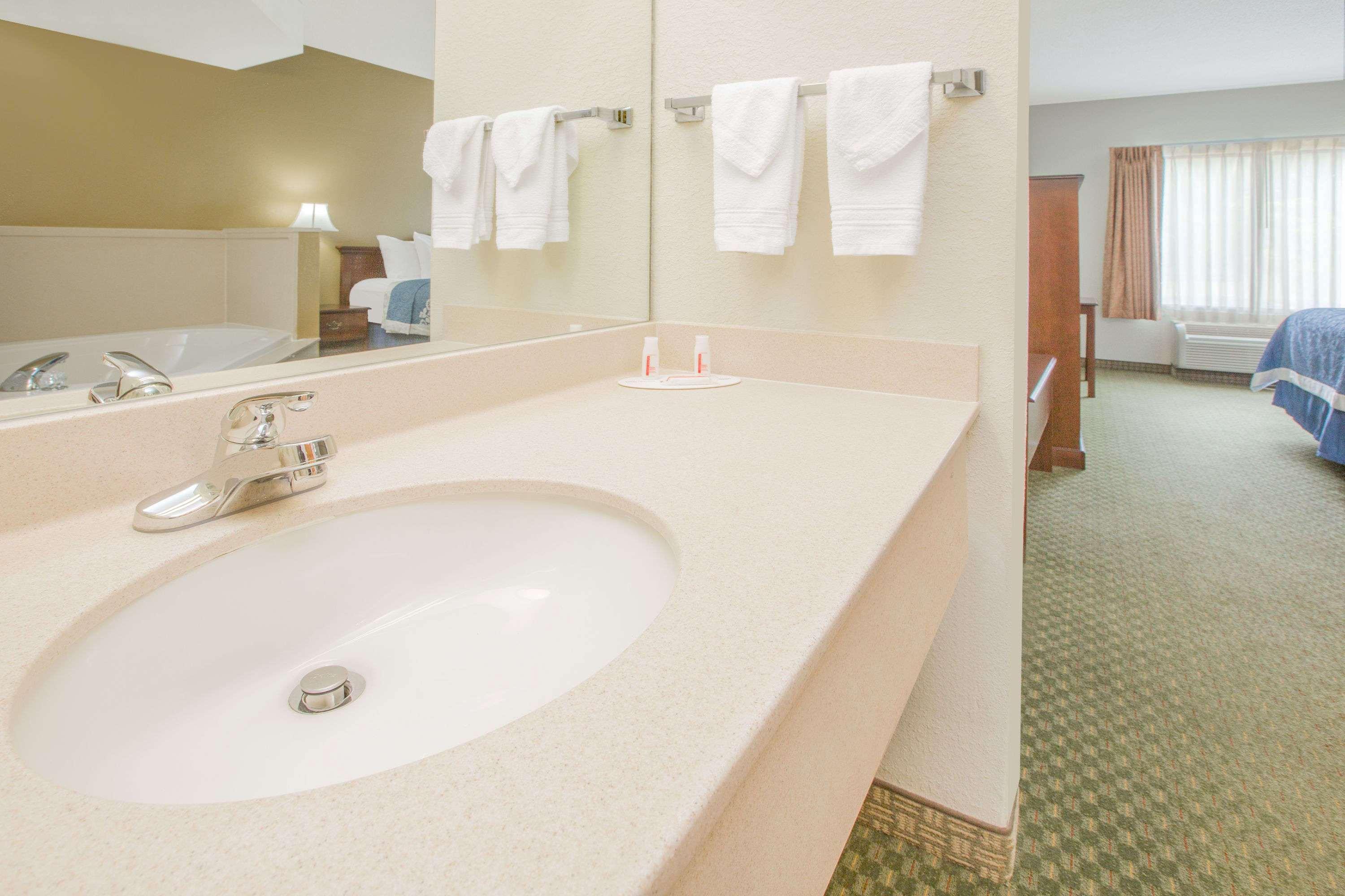 Days By Wyndham Ms Hotel